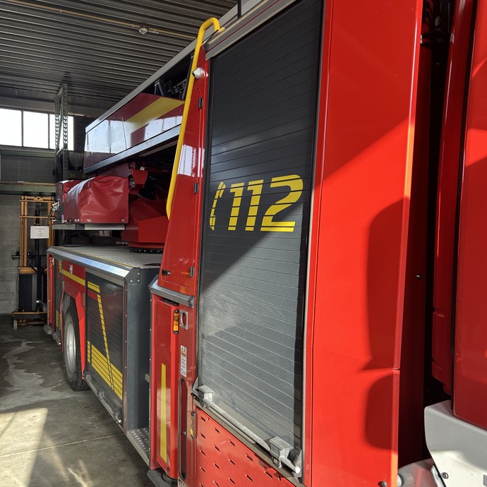 Seitenansicht Einsatzwagen (vergrößerte Bildansicht wird geöffnet)