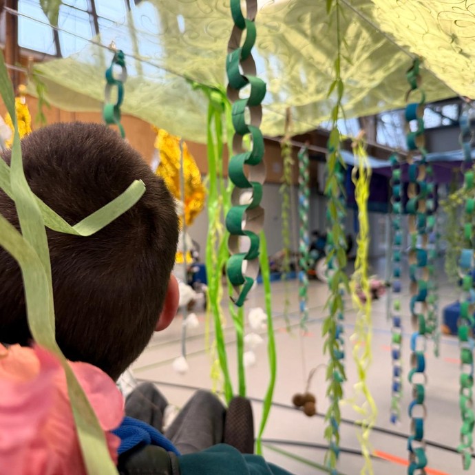 Holzpferde (vergrößerte Bildansicht wird geöffnet)