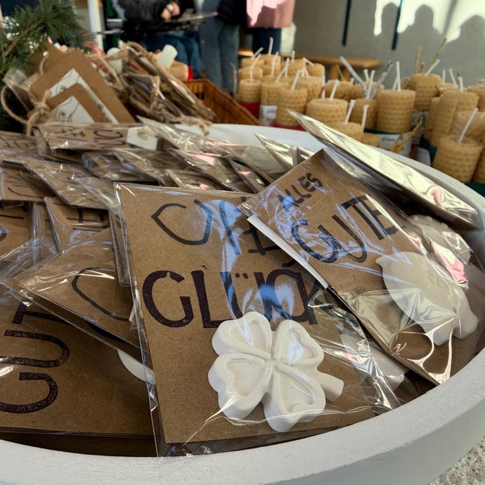 Kleeblätter gegossen (vergrößerte Bildansicht wird geöffnet)